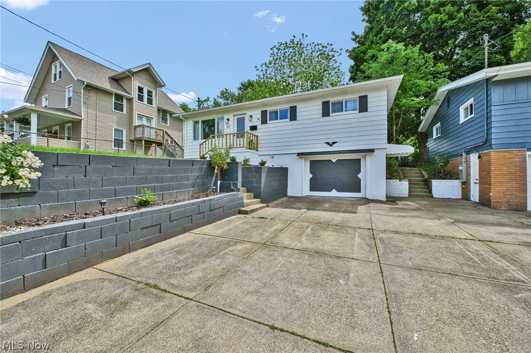 327 Horton Avenue Akron OH 44312