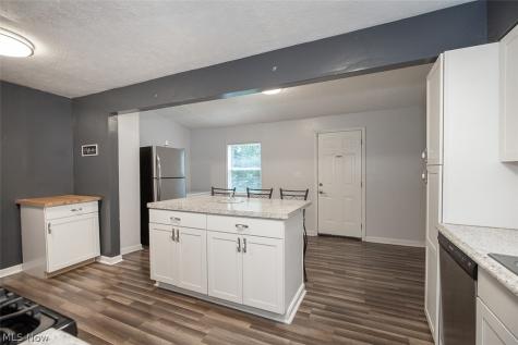 1258 Crestview Avenue Akron OH 44320