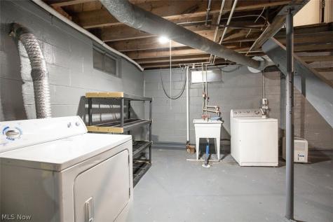 1258 Crestview Avenue Akron OH 44320