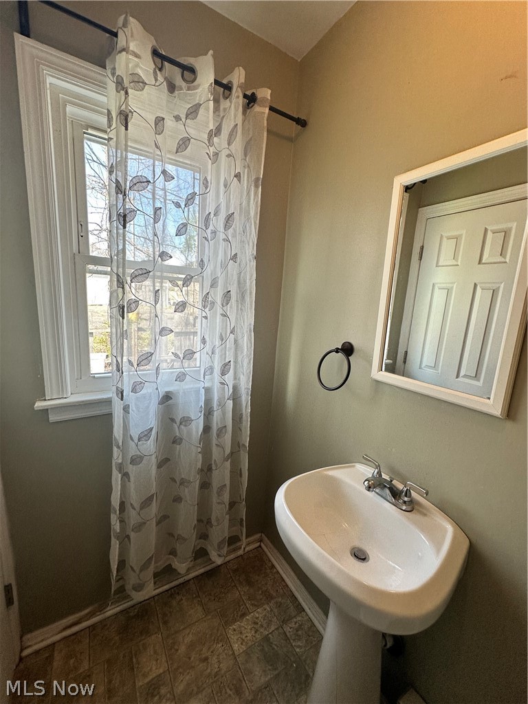 139 Scott Street NE Warren OH 44483
