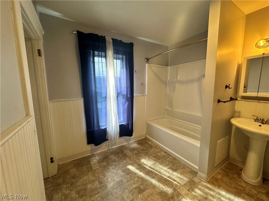 139 Scott Street NE Warren OH 44483