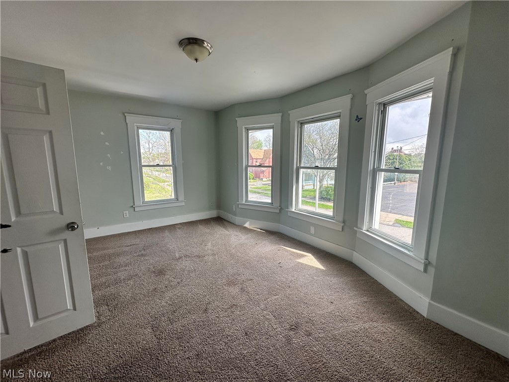 139 Scott Street NE Warren OH 44483