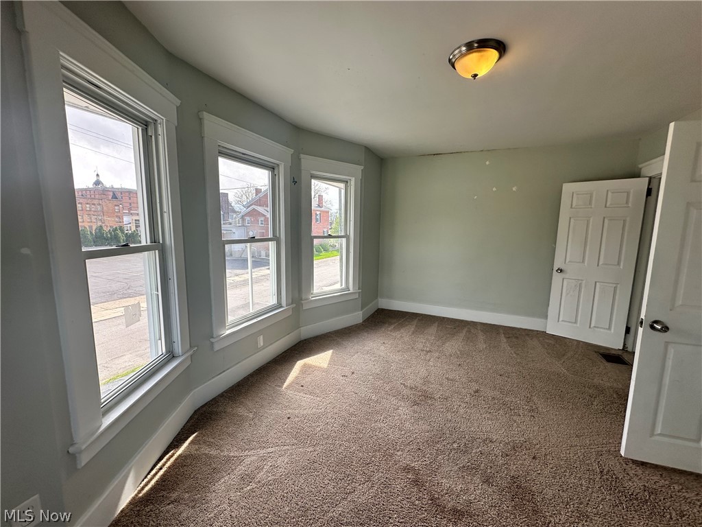 139 Scott Street NE Warren OH 44483
