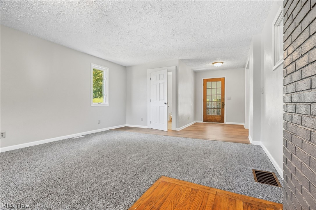 113 W 1st Street Minerva OH 44657