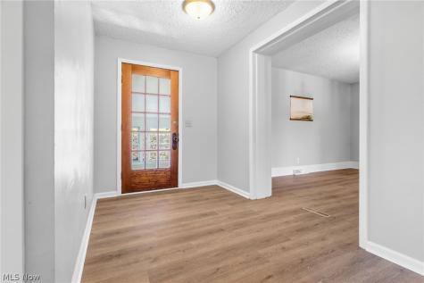 113 W 1st Street Minerva OH 44657