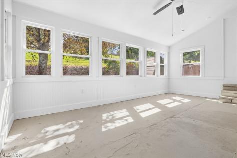 113 W 1st Street Minerva OH 44657