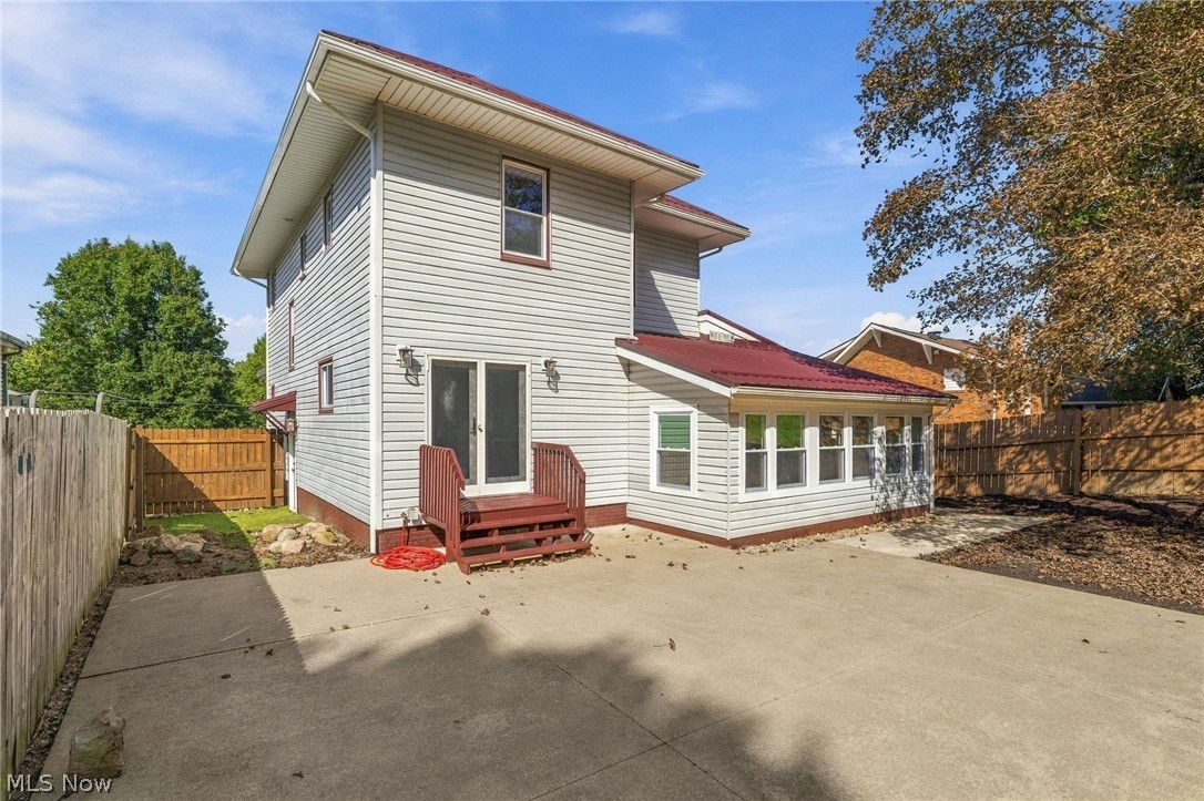 113 W 1st Street Minerva OH 44657