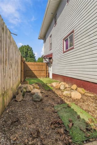 113 W 1st Street Minerva OH 44657