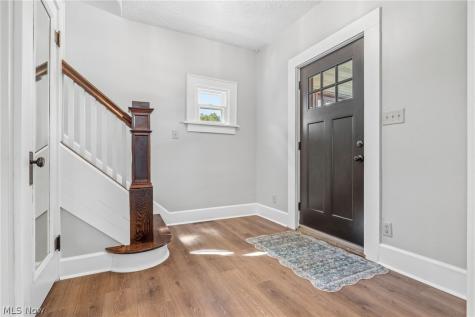 113 W 1st Street Minerva OH 44657