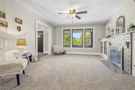 113 W 1st Street Minerva OH 44657
