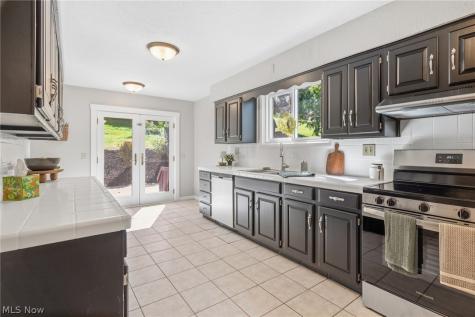 113 W 1st Street Minerva OH 44657
