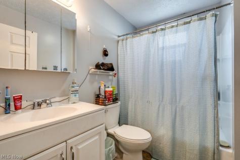 226 1/2 South Street Alliance OH 44601