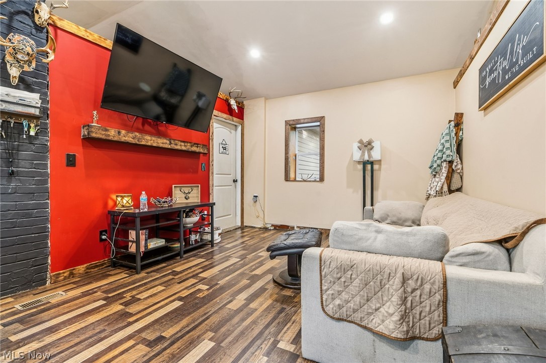 11451 Lloyd Street NW Canal Fulton OH 44614