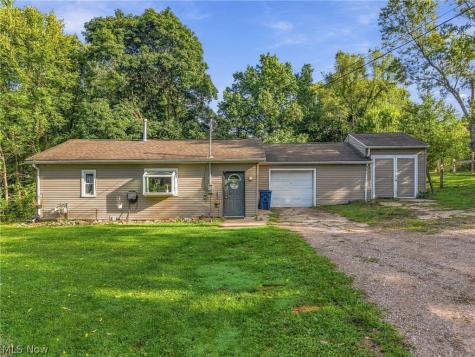 11451 Lloyd Street NW Canal Fulton OH 44614