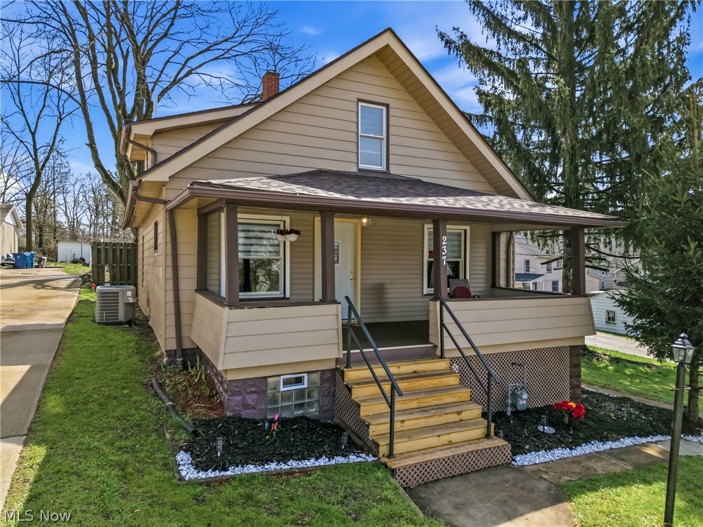 237 Watson Street Lowellville OH 44436