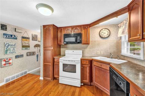 426 E Mohawk Drive Malvern OH 44644