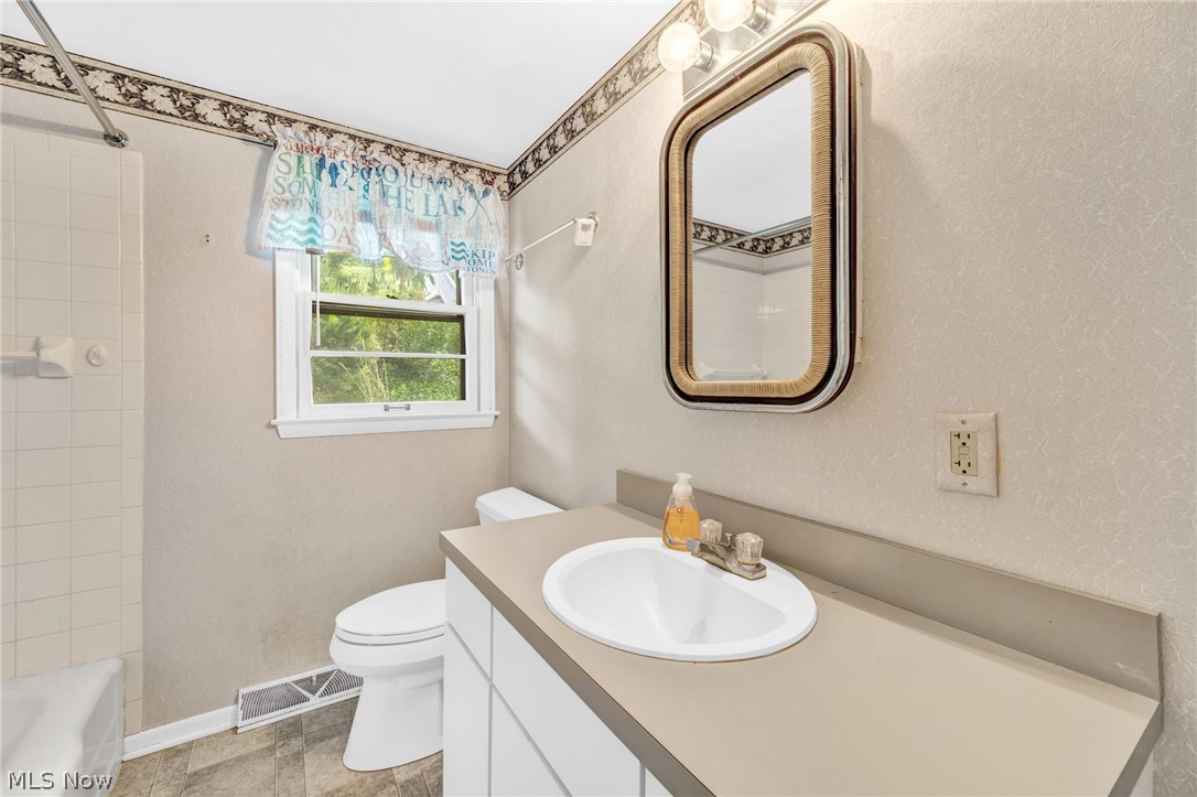 426 E Mohawk Drive Malvern OH 44644