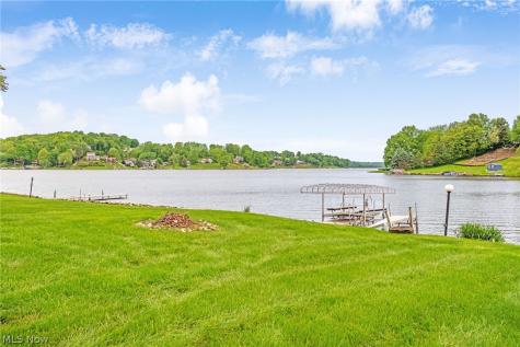 426 E Mohawk Drive Malvern OH 44644
