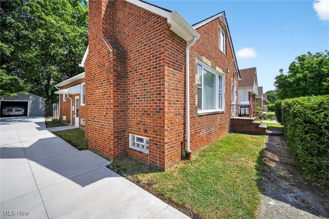 4197 Okalona Road South Euclid OH 44121