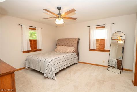 727 Sleepy Hollow Drive Uniontown OH 44685