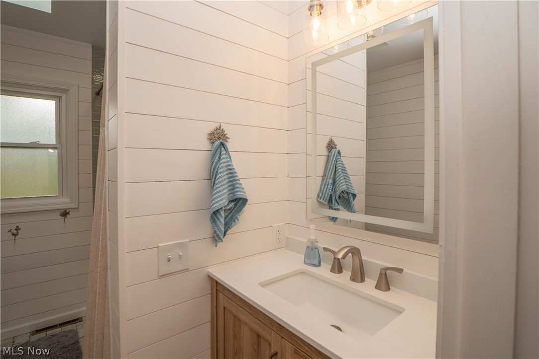 727 Sleepy Hollow Drive Uniontown OH 44685