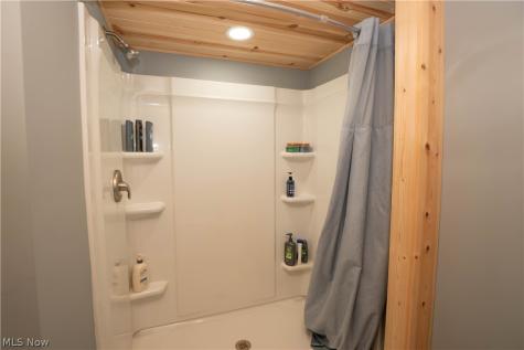 727 Sleepy Hollow Drive Uniontown OH 44685