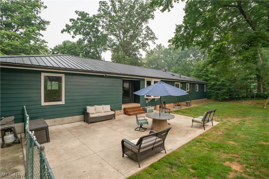 727 Sleepy Hollow Drive Uniontown OH 44685