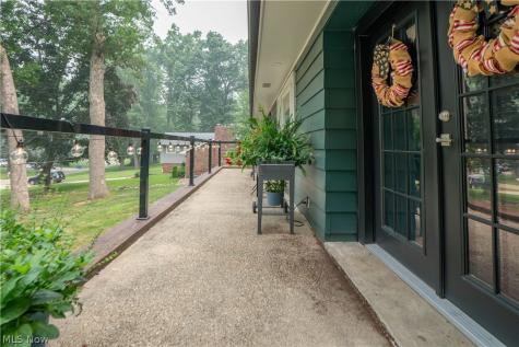 727 Sleepy Hollow Drive Uniontown OH 44685