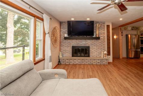 727 Sleepy Hollow Drive Uniontown OH 44685