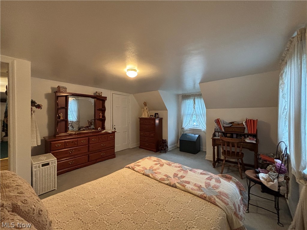 365 Genesee Avenue NE Warren OH 44483