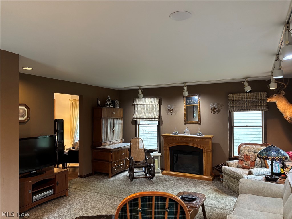 365 Genesee Avenue NE Warren OH 44483