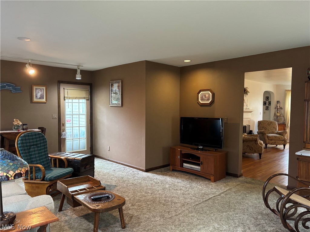 365 Genesee Avenue NE Warren OH 44483