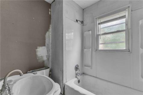 1936 Tait Street Lorain OH 44053