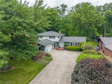 13760 Arrowhead Trail Middleburg Heights OH 44130