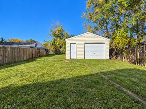 1271 Nestor Avenue Akron OH 44314