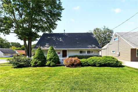 214 Oak Knoll Street Niles OH 44446