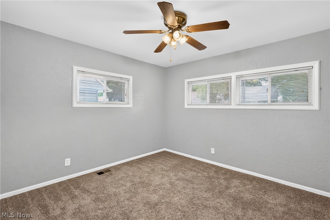 214 Oak Knoll Street Niles OH 44446