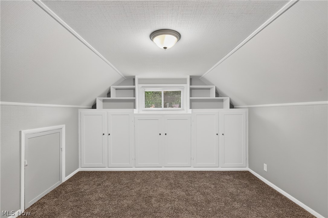 214 Oak Knoll Street Niles OH 44446