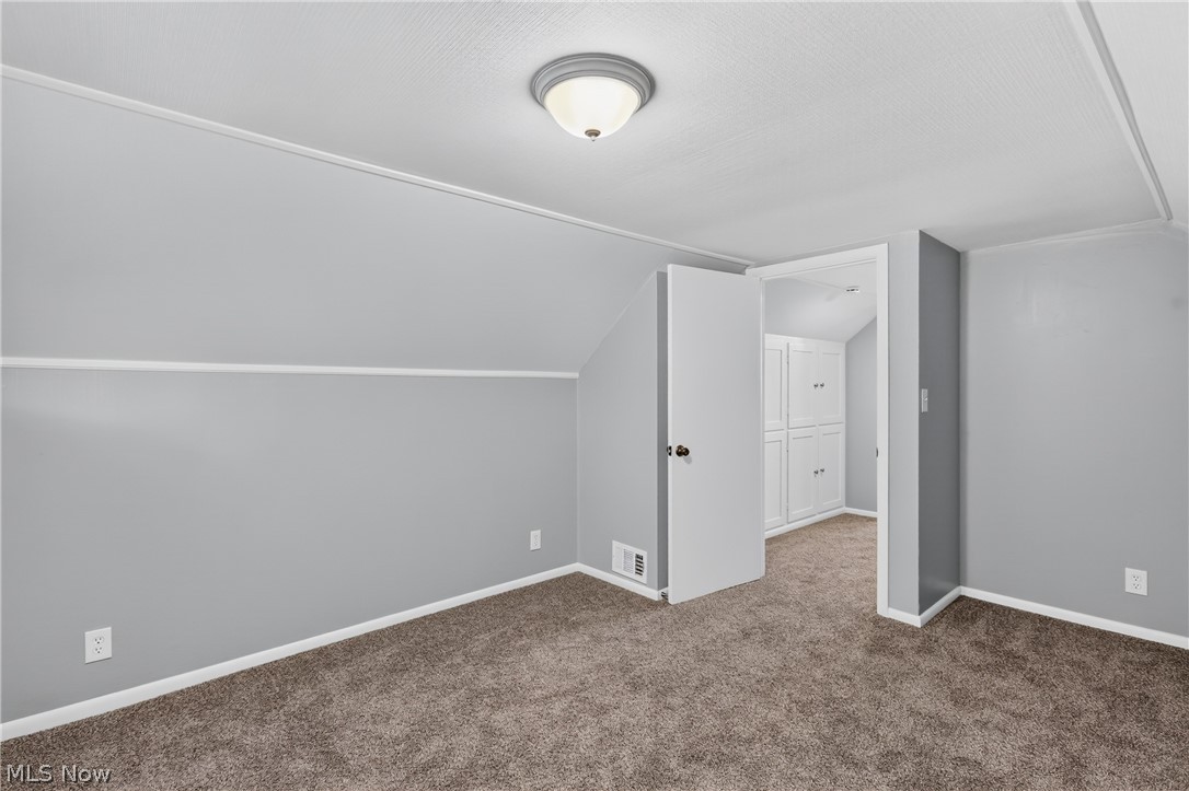 214 Oak Knoll Street Niles OH 44446