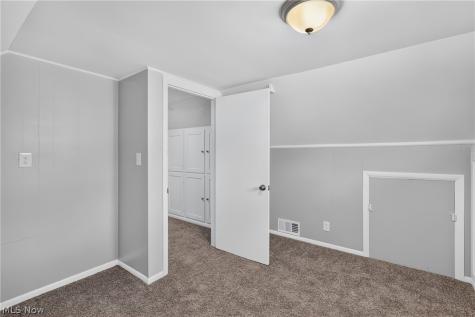 214 Oak Knoll Street Niles OH 44446