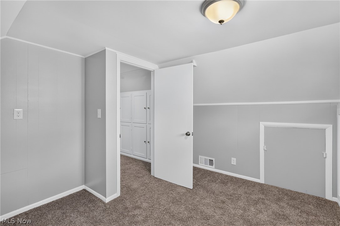 214 Oak Knoll Street Niles OH 44446