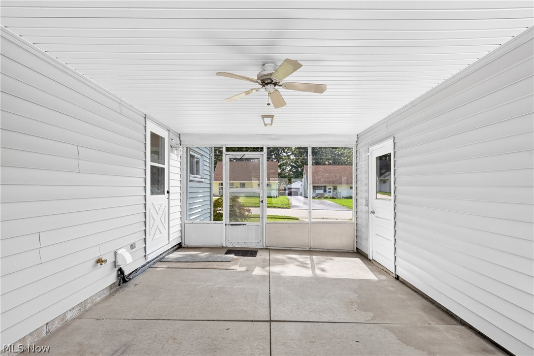 214 Oak Knoll Street Niles OH 44446