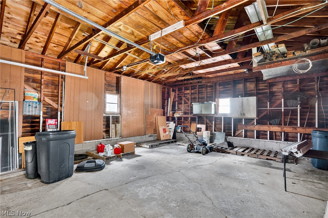 214 Oak Knoll Street Niles OH 44446