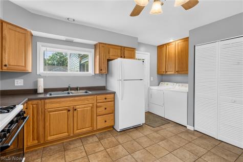 214 Oak Knoll Street Niles OH 44446