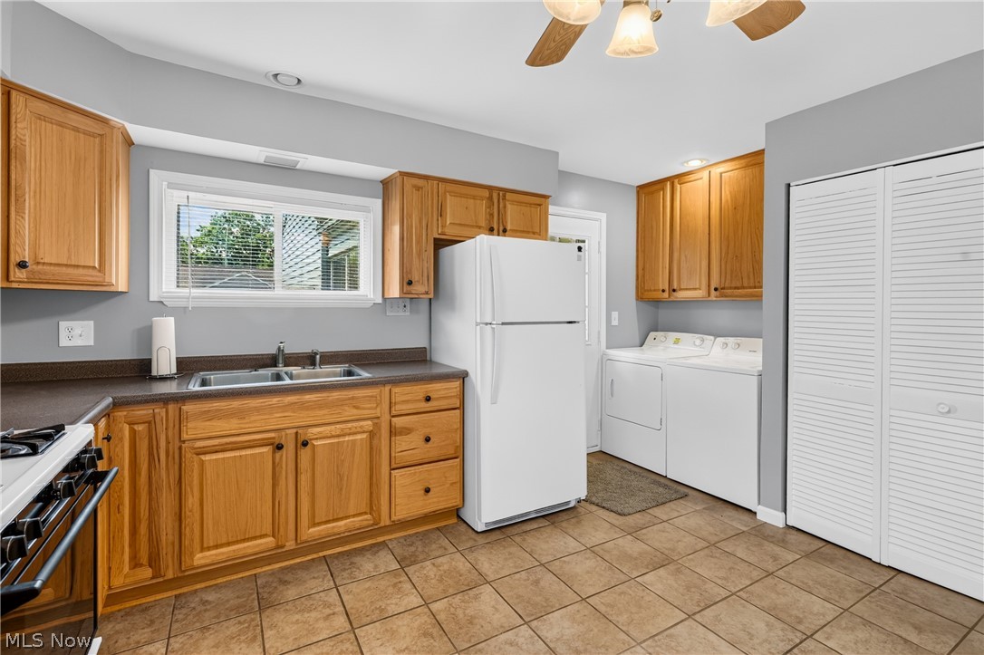 214 Oak Knoll Street Niles OH 44446