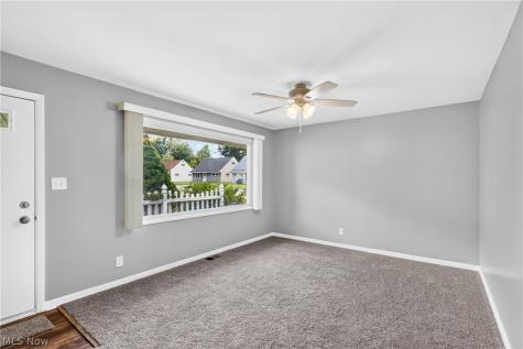 214 Oak Knoll Street Niles OH 44446