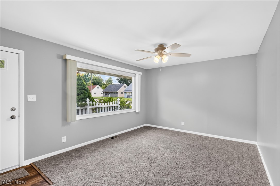 214 Oak Knoll Street Niles OH 44446