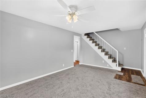 214 Oak Knoll Street Niles OH 44446