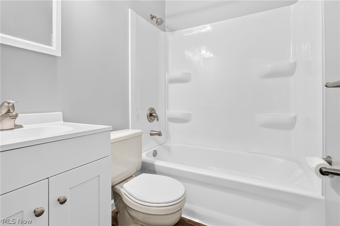 214 Oak Knoll Street Niles OH 44446