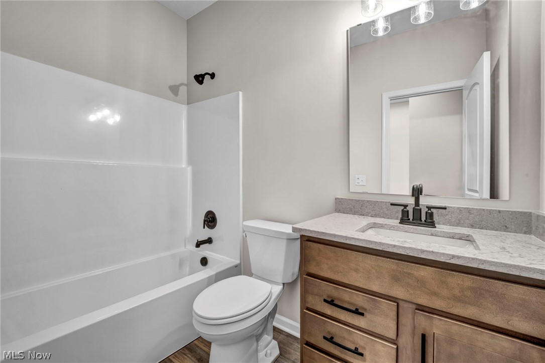 824 Colesbourne Circle Green OH 44685